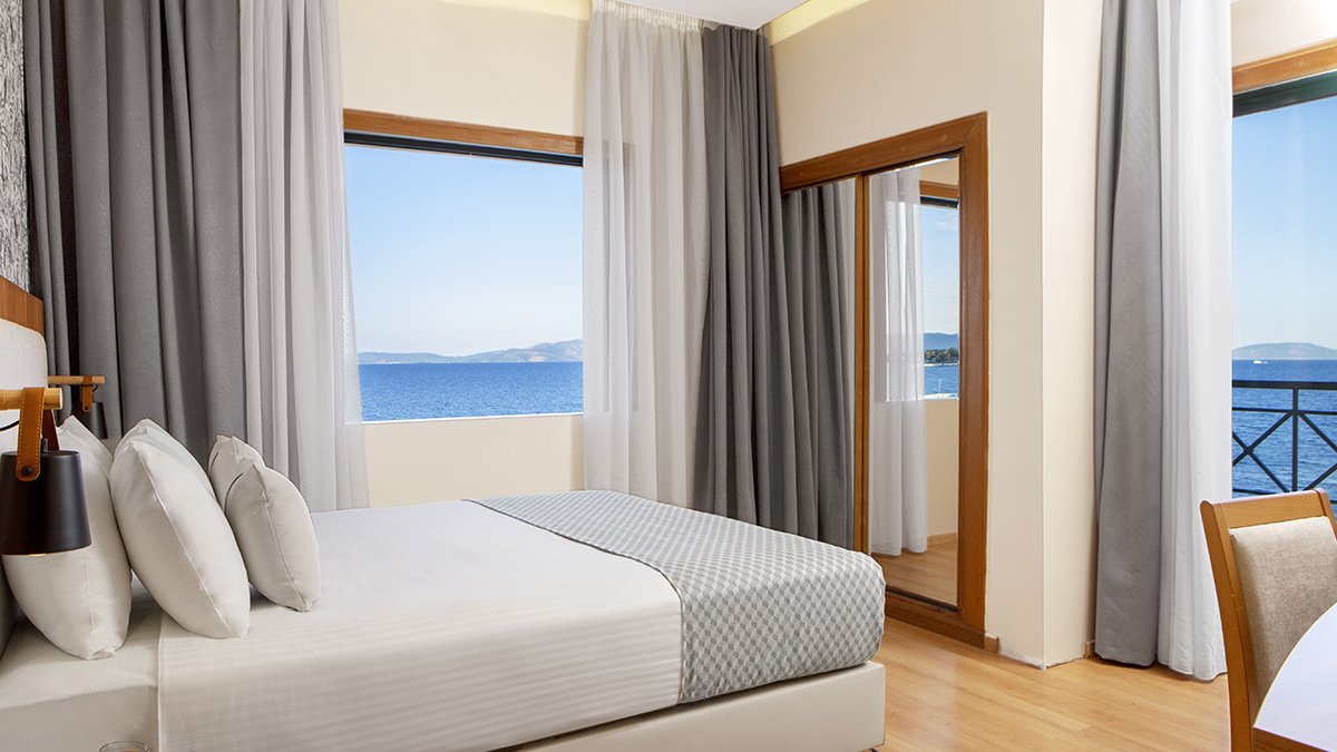 Zeus Essence Ramada Athens  (ex Ramada Athens Attica Riviera)